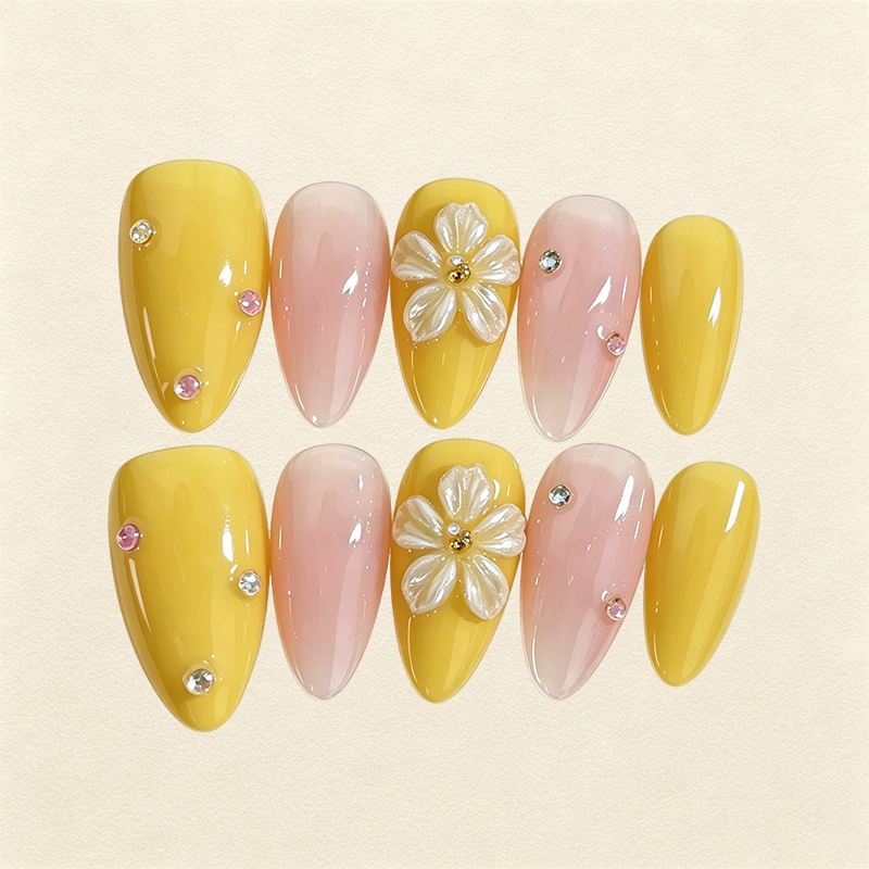 Pearl Daisy Yellow Press-Ons